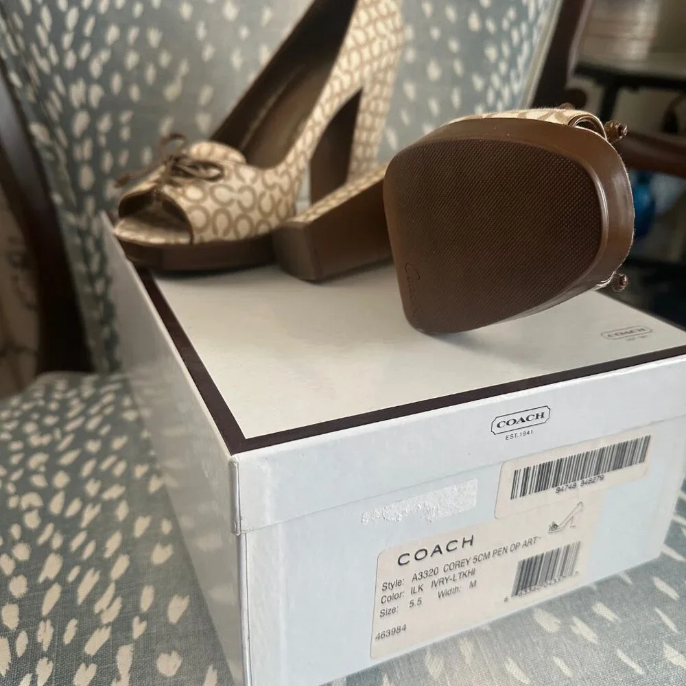 Coach Women’s “Corey” A3320 Open‑Toe Pumps – Size 5.5 - Picture 2 of 8